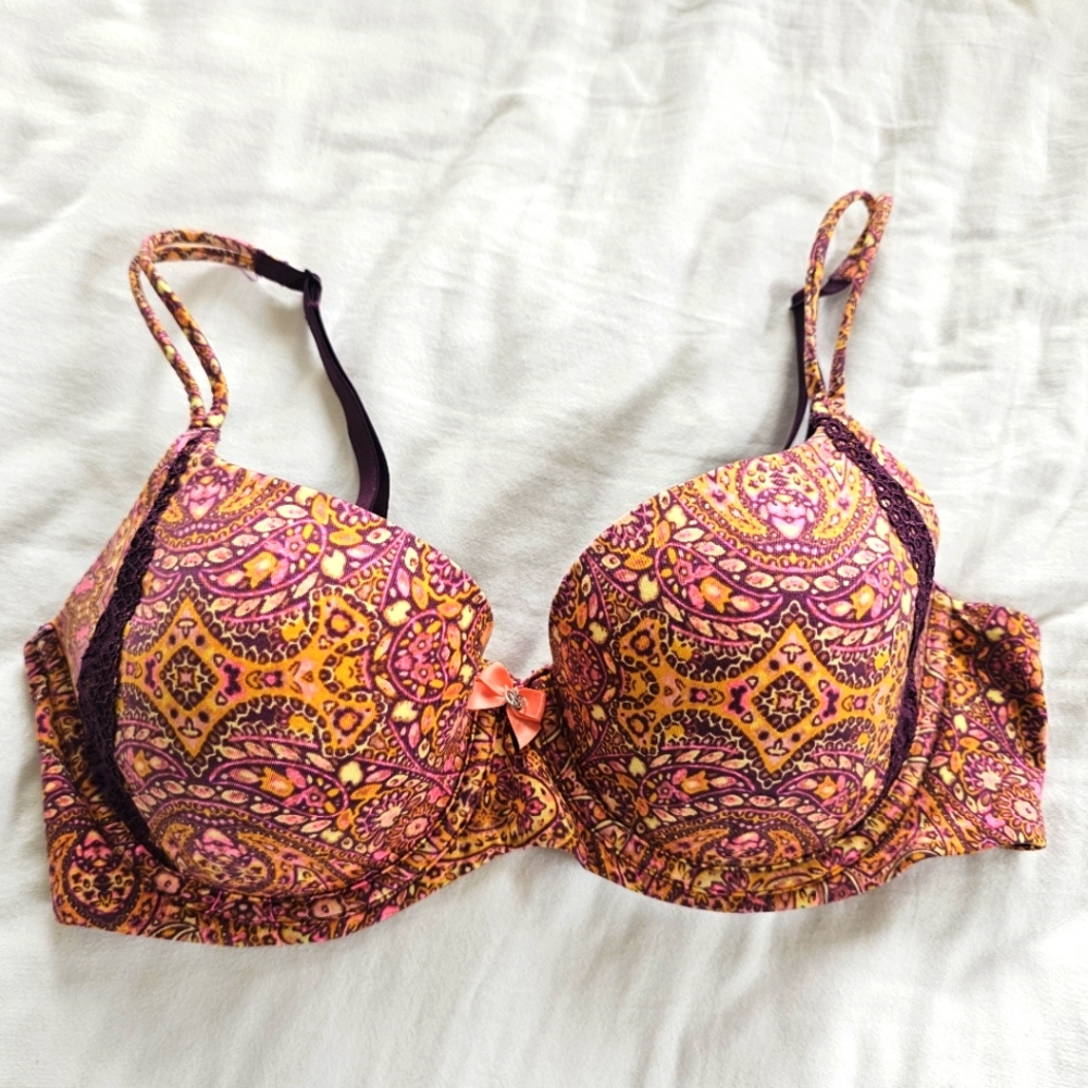 Victoria's Secret Body By Victoria Lined Demi Bra